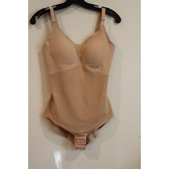 Honeylove Other - Honeylove size medium nude one piece shapewear snap gusset